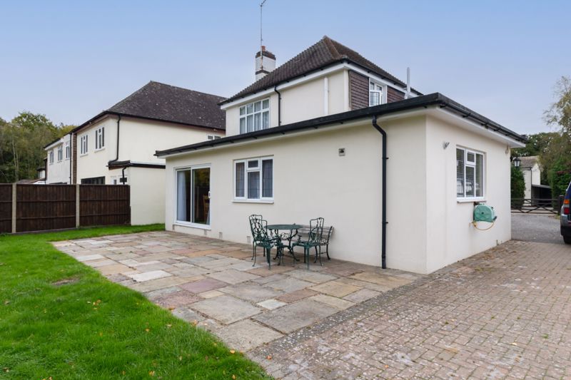 6 Rushton Avenue South Godstone